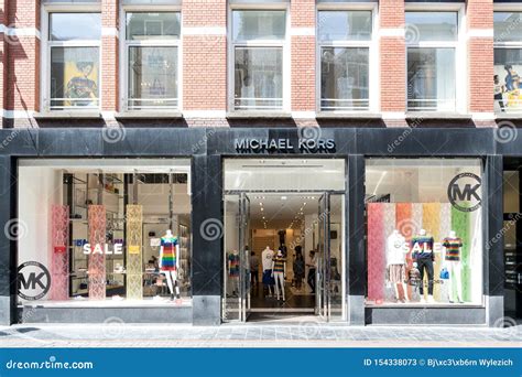 Shops with MICHAEL MICHAEL KORS in Amsterdam.